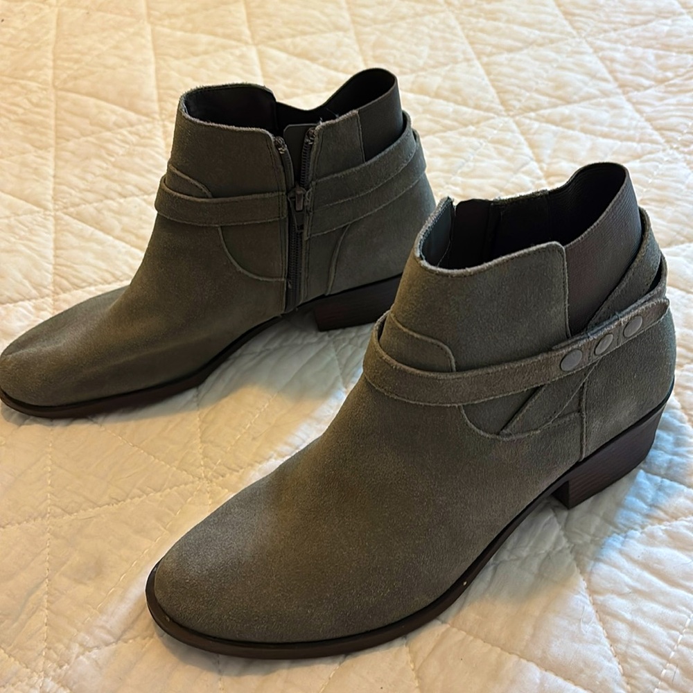 Kensie suede grey booties